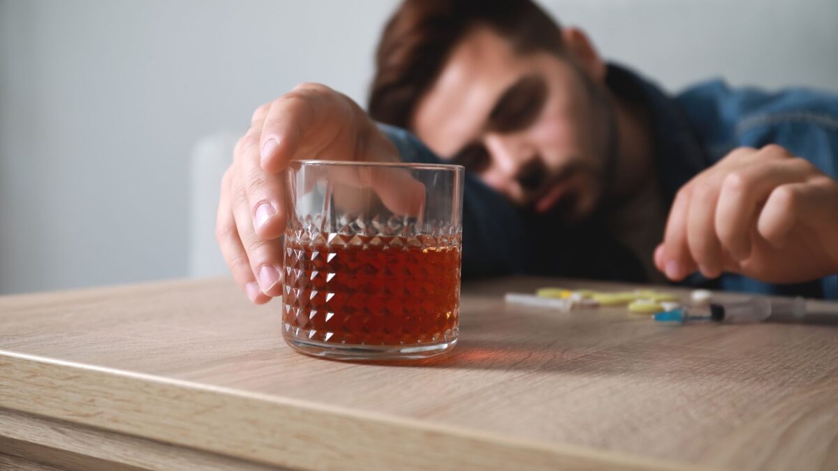 The Dangerous Cocktail Understanding the Effects of Mixing Cocaine and Alcohol (1)